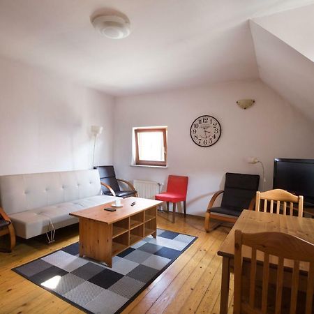 Spacious 2-Bedroom Apartment Zabjak With Ac Tour As Lublaň Exteriér fotografie