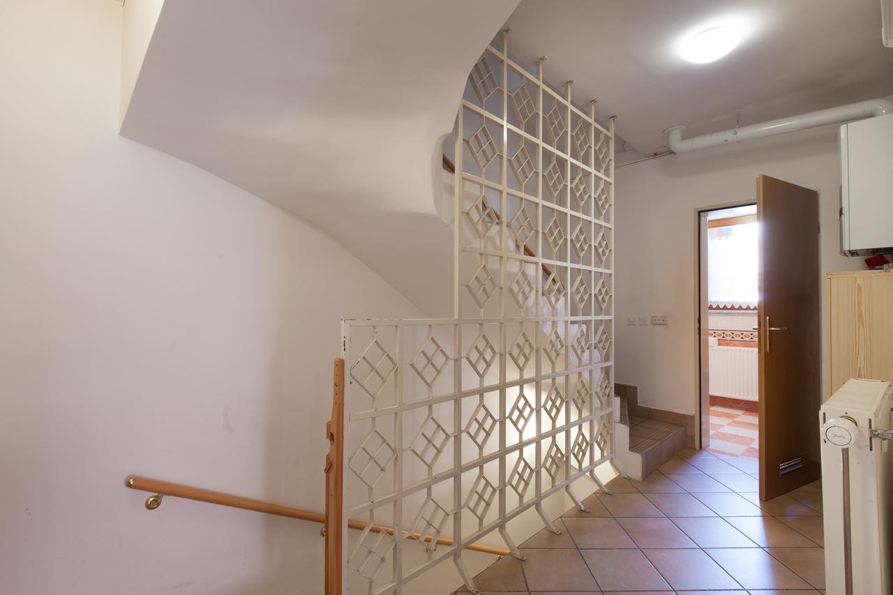 Spacious 2-Bedroom Apartment Zabjak With Ac Tour As Lublaň Exteriér fotografie