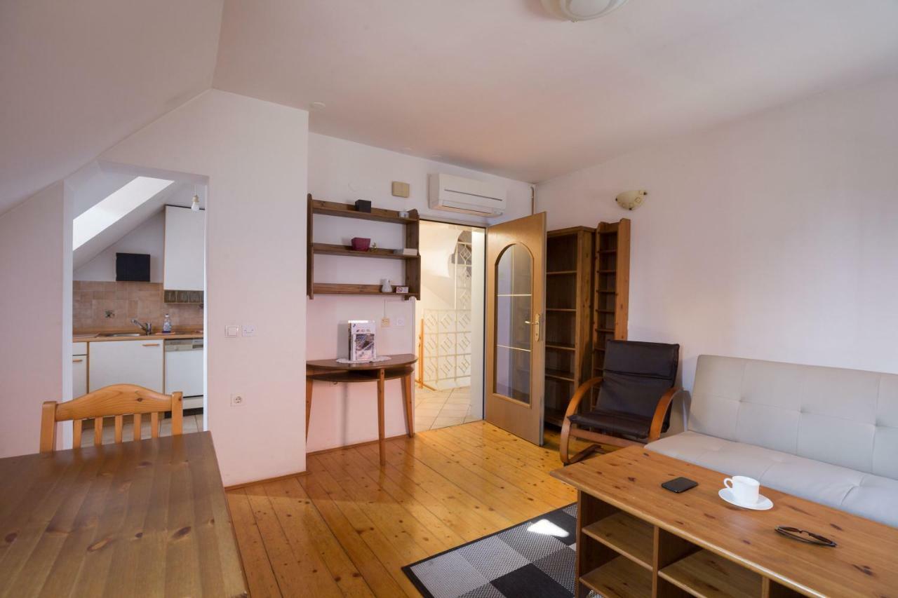 Spacious 2-Bedroom Apartment Zabjak With Ac Tour As Lublaň Exteriér fotografie